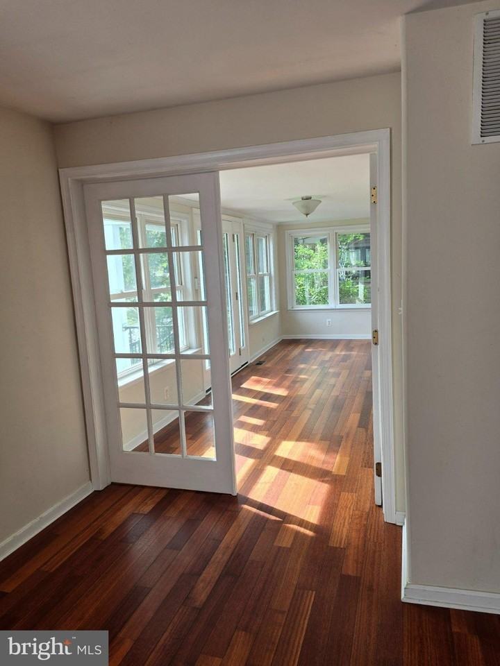 1554 N Harbor Dr - Photo 5 of 25