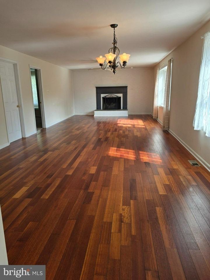 1554 N Harbor Dr - Photo 6 of 25