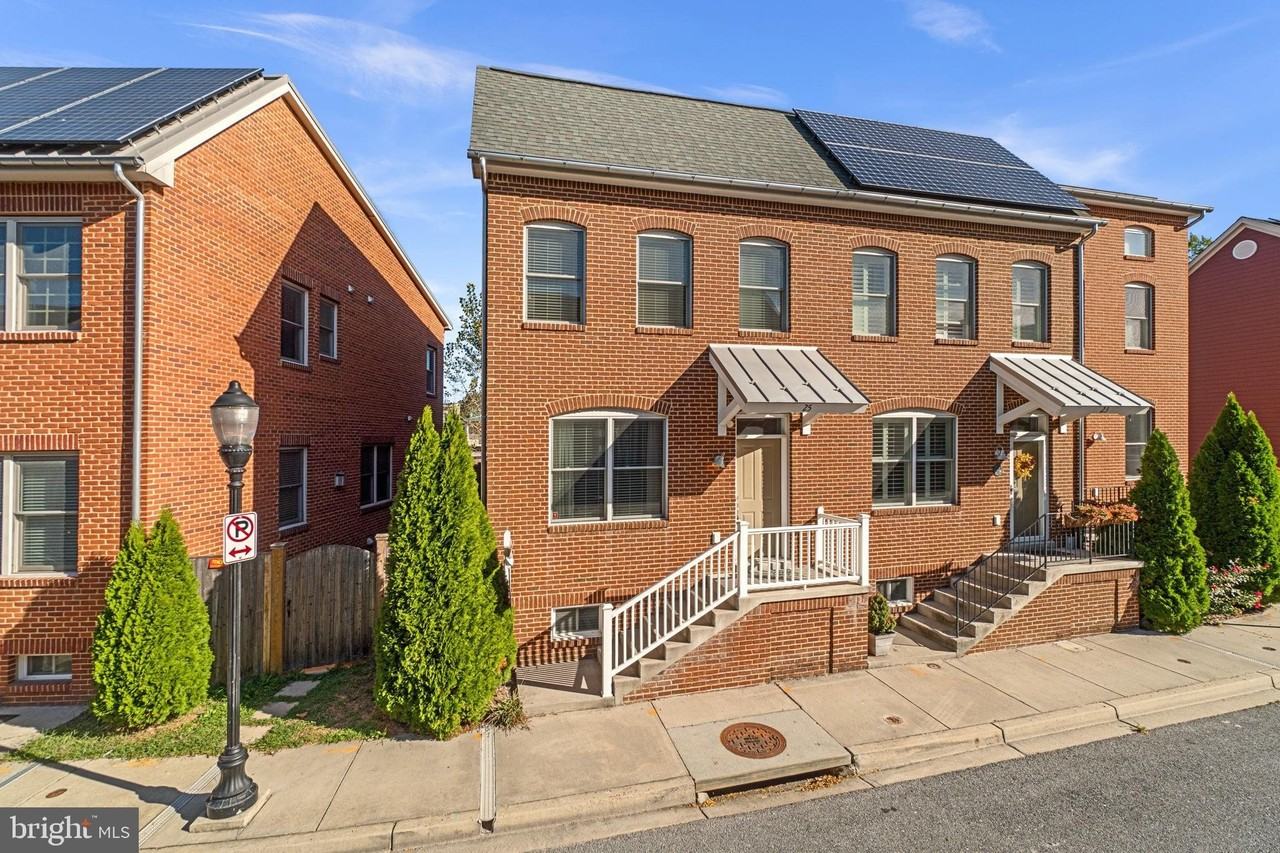 25 Lord Nickens St - Photo 2 of 30
