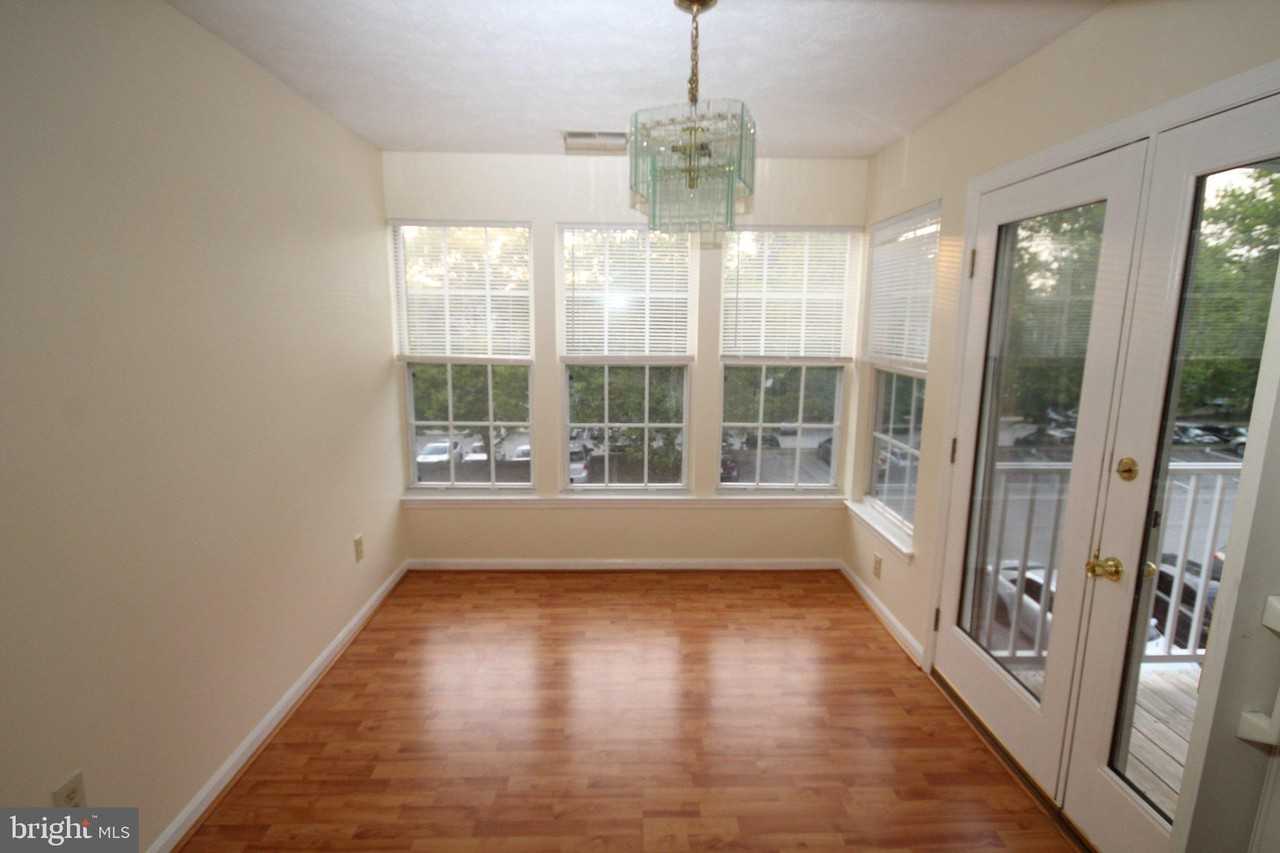 1002 Jessicas Ct #J - Photo 3 of 16