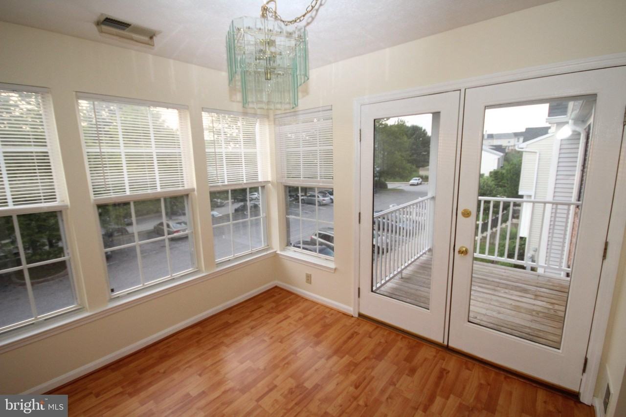1002 Jessicas Ct #J - Photo 4 of 16