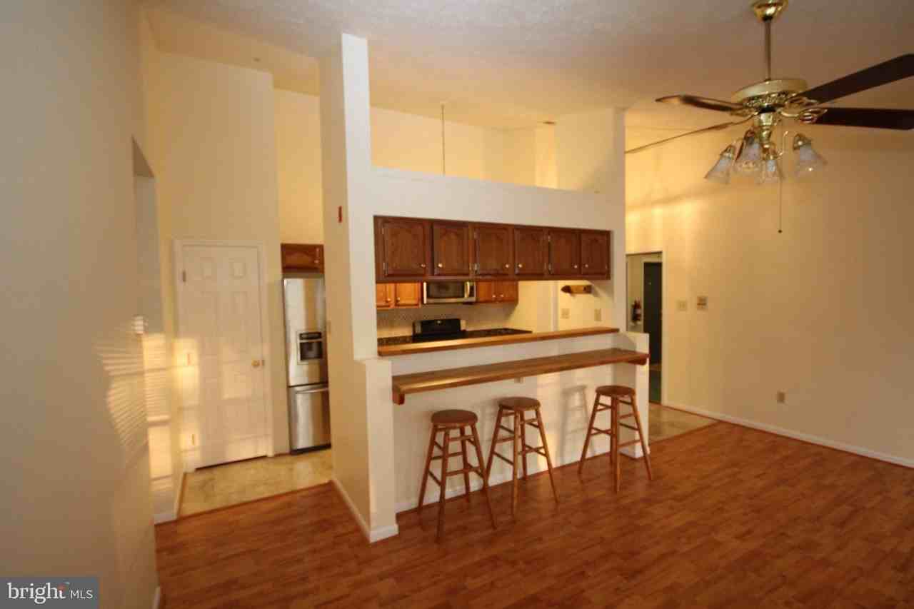 1002 Jessicas Ct #J - Photo 6 of 16