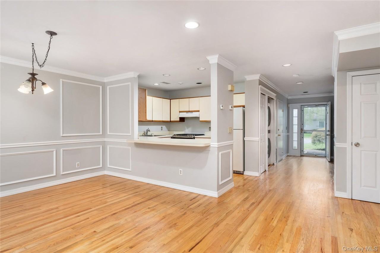 702 Sara Cir - Photo 7 of 24
