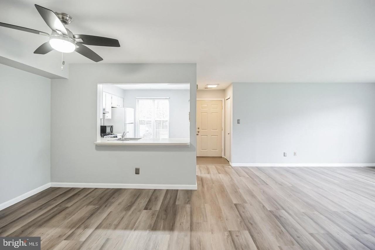 207 Sedgefield Dr - Photo 3 of 17