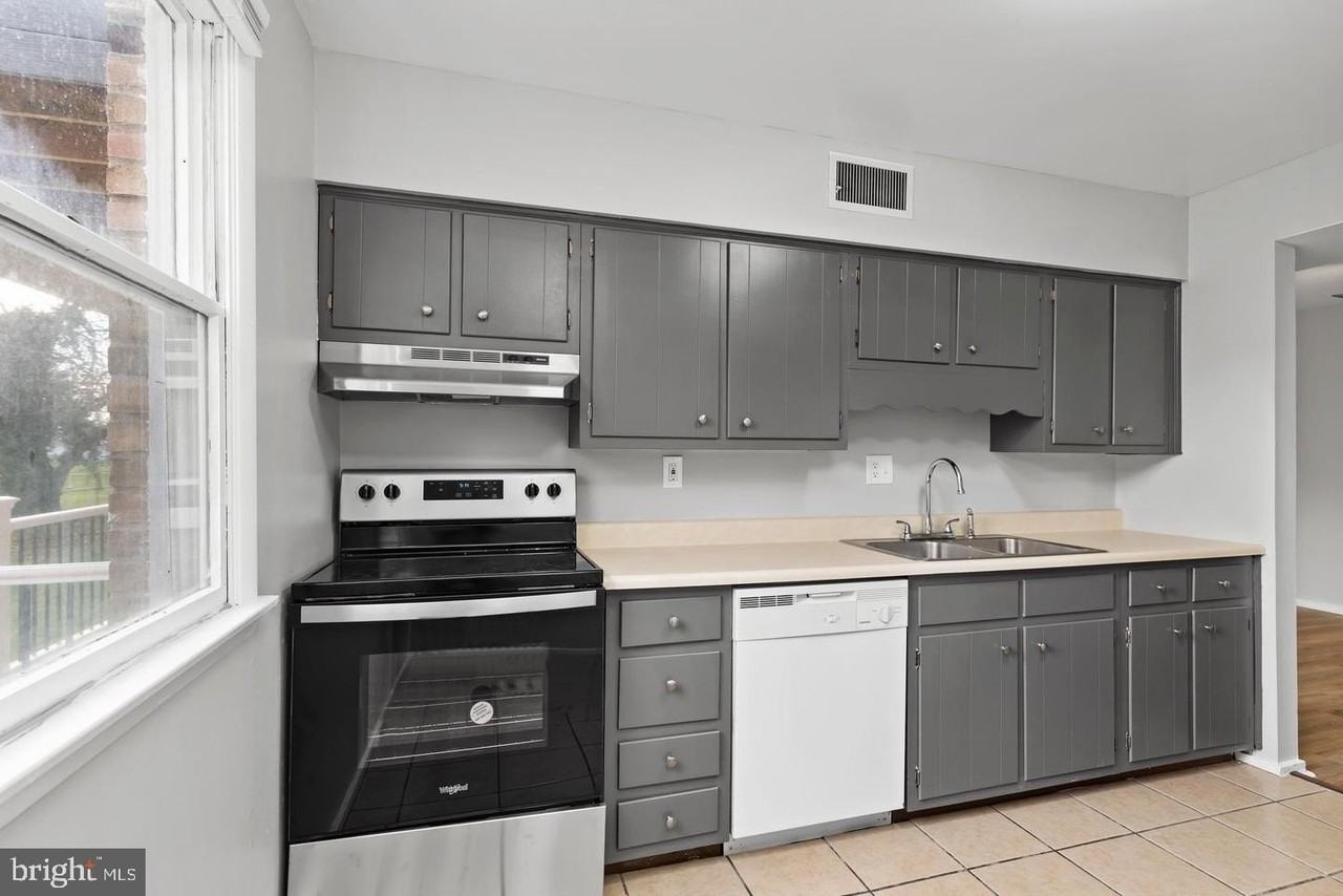 4341 Carlisle Pike #B8 - Photo 3 of 19