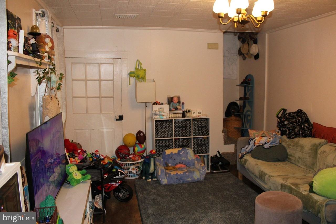 148 Cherry St - Photo 4 of 6