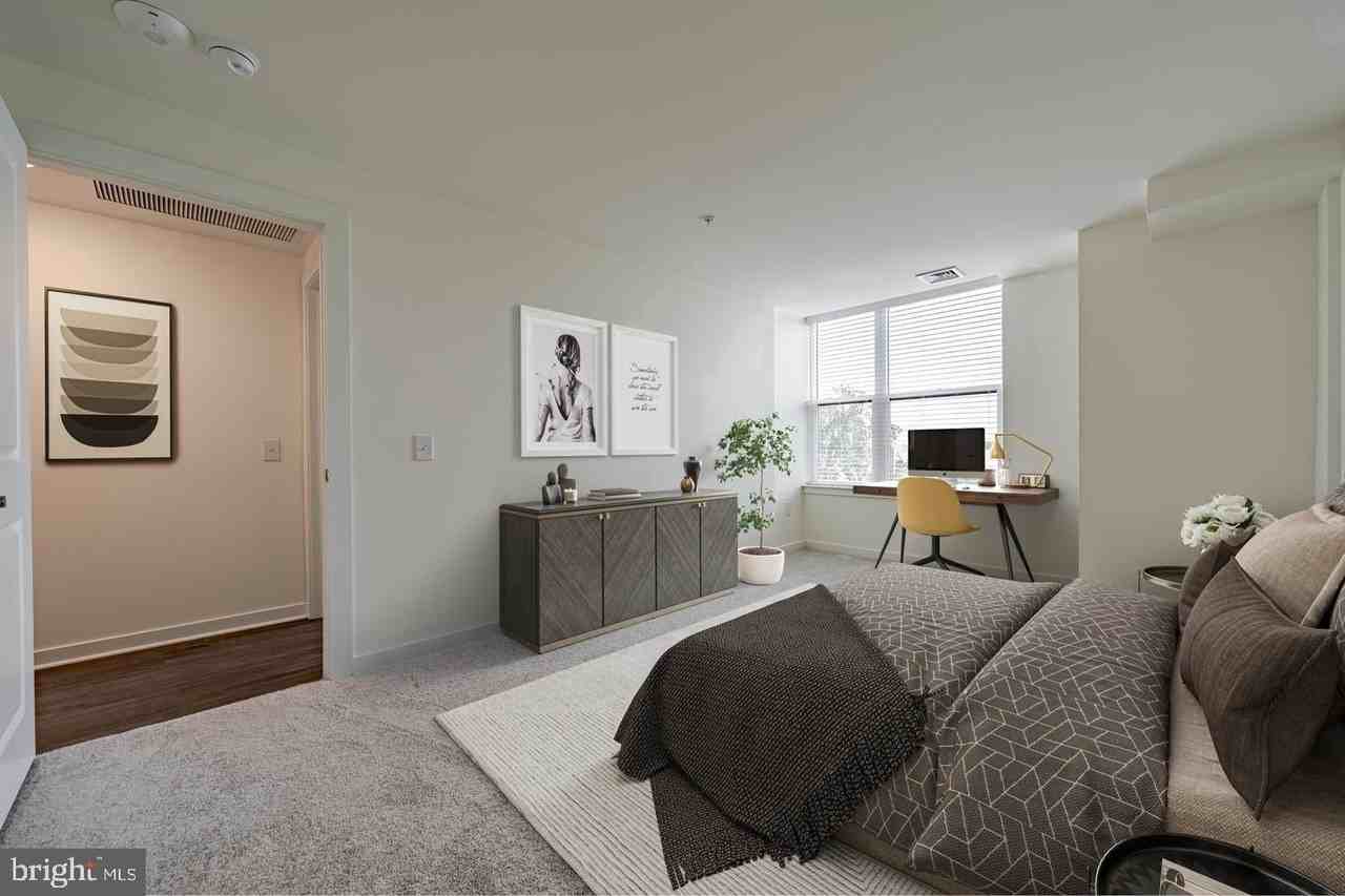 525 N Christopher Columbus Blvd - Photo 6 of 19