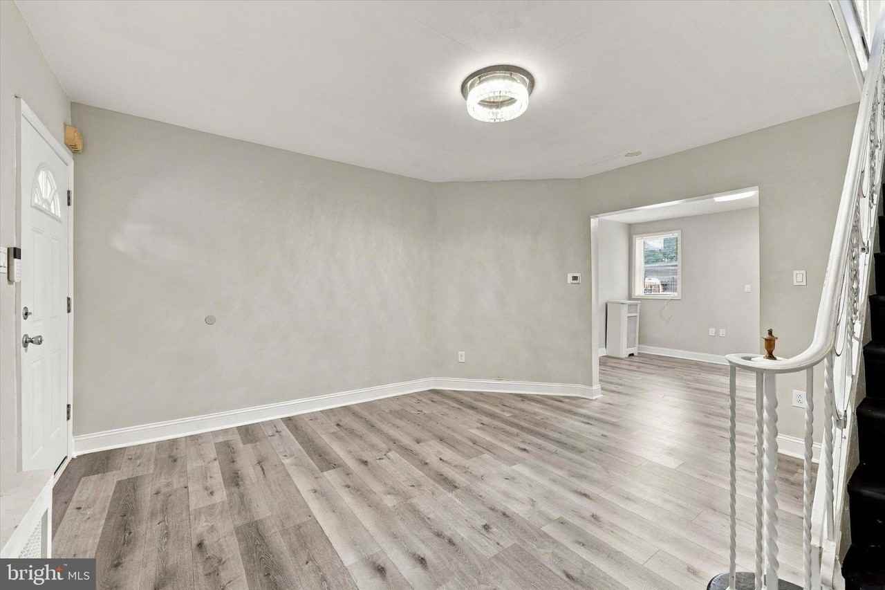 4629 Tampa St - Photo 2 of 20