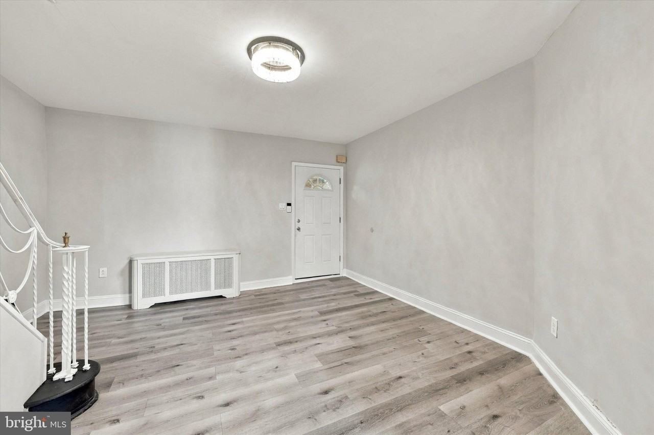 4629 Tampa St - Photo 4 of 20