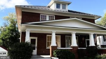featured image of 111 Academy St