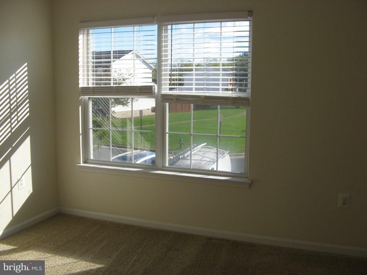 140 Surrey Club Ln - Photo 6 of 12