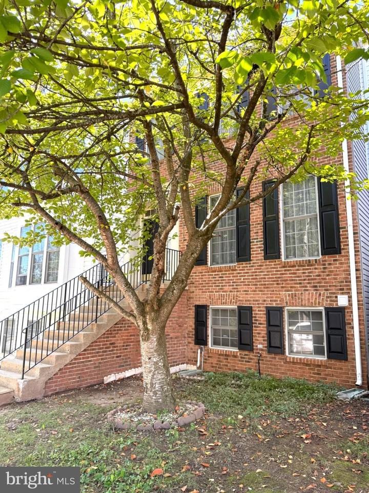20597 Banbury Sq - Photo 3 of 38