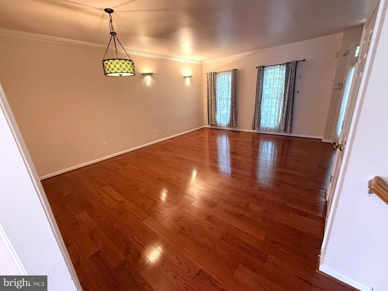 20597 Banbury Sq - Photo 6 of 38