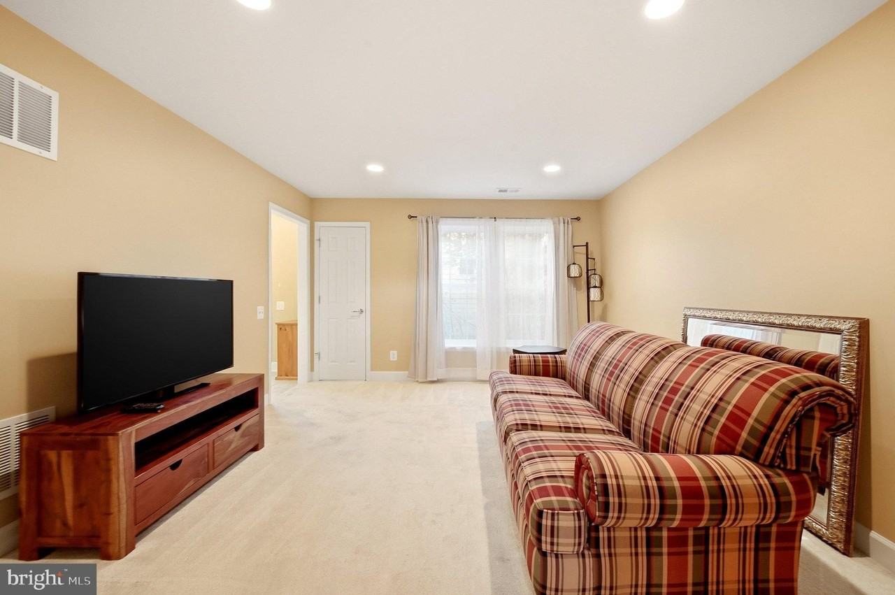 197 Great Laurel Sq Se - Photo 5 of 46