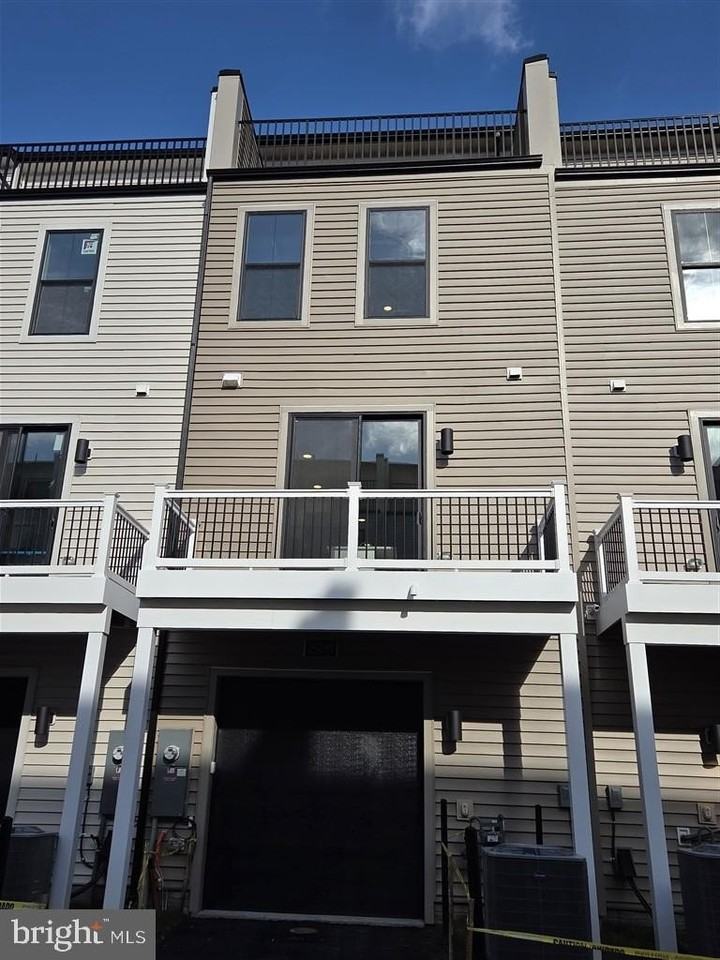 25039 DESELBY Square - Photo 2 of 6