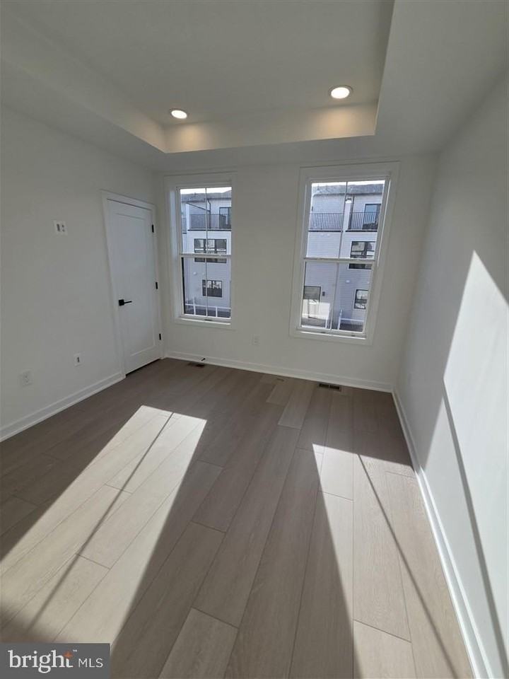 25039 DESELBY Square - Photo 6 of 6