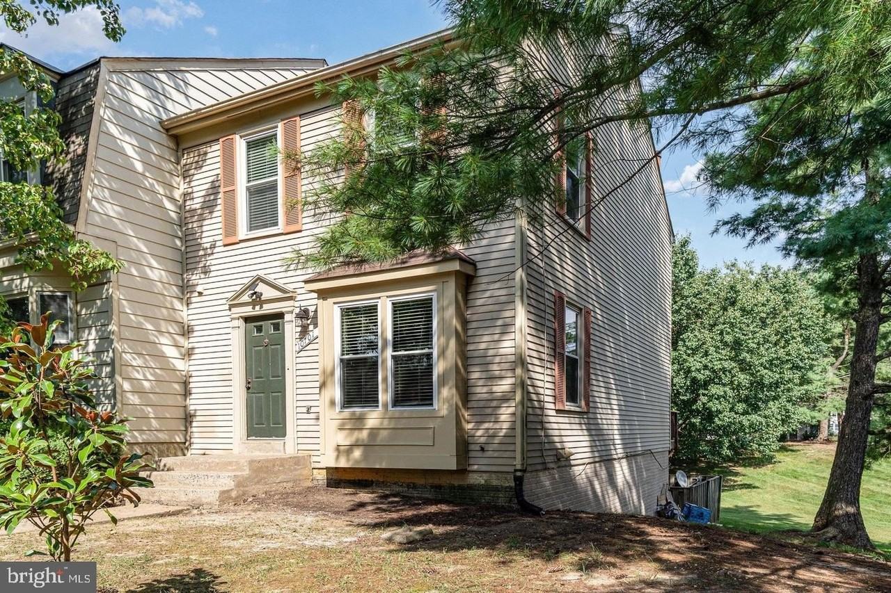 10701 Houck Dr - Photo 2 of 34