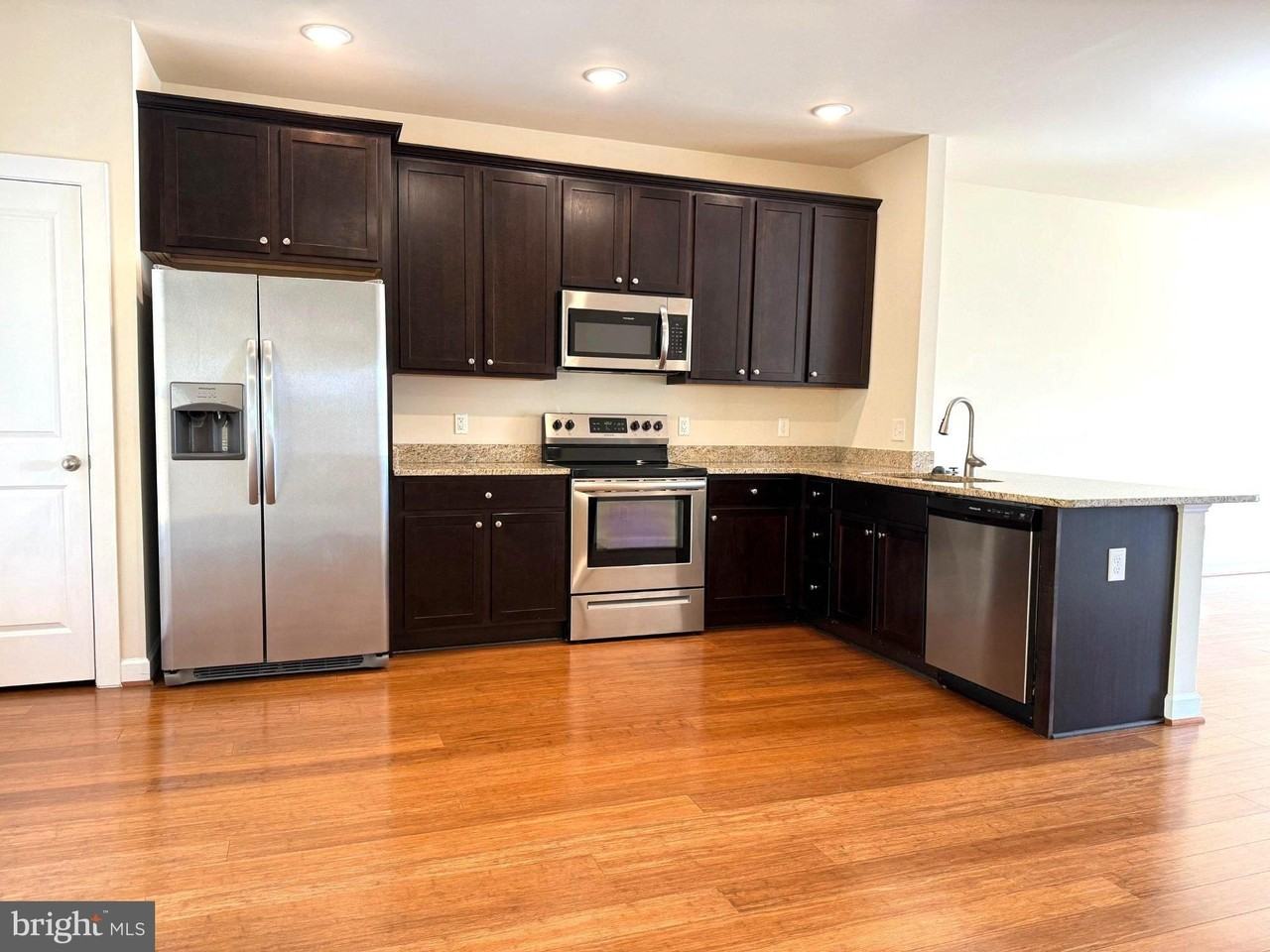 56 Andrews Pl - Photo 4 of 12