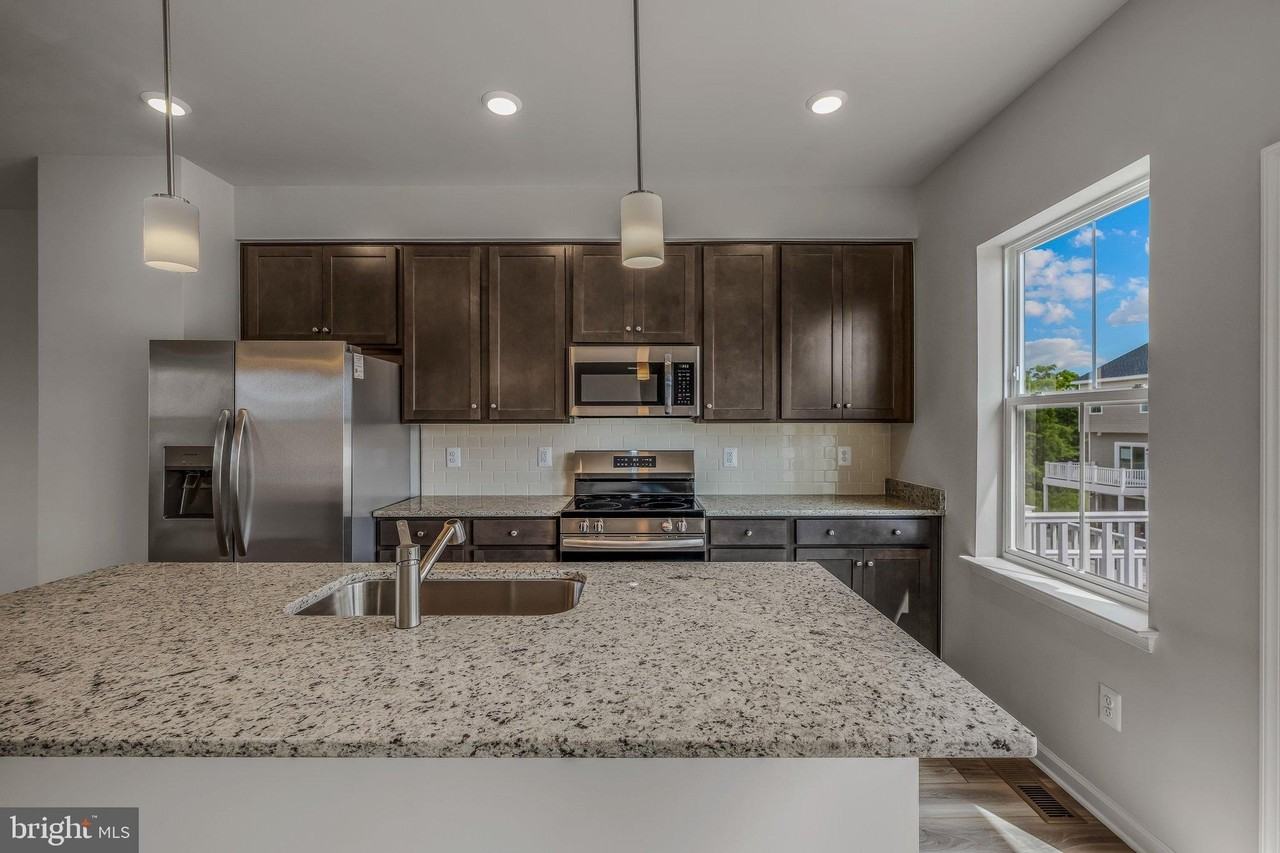 1230 Cedar Valley Rd - Photo 5 of 29