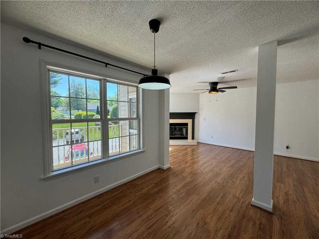 6704 W Friendly Ave #4E - Photo 3 of 23