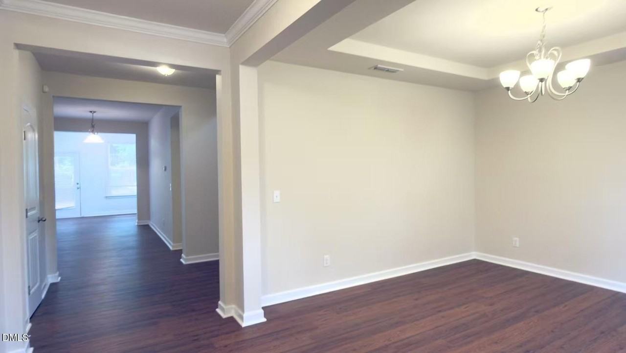 2059 Travern Dr - Photo 4 of 33