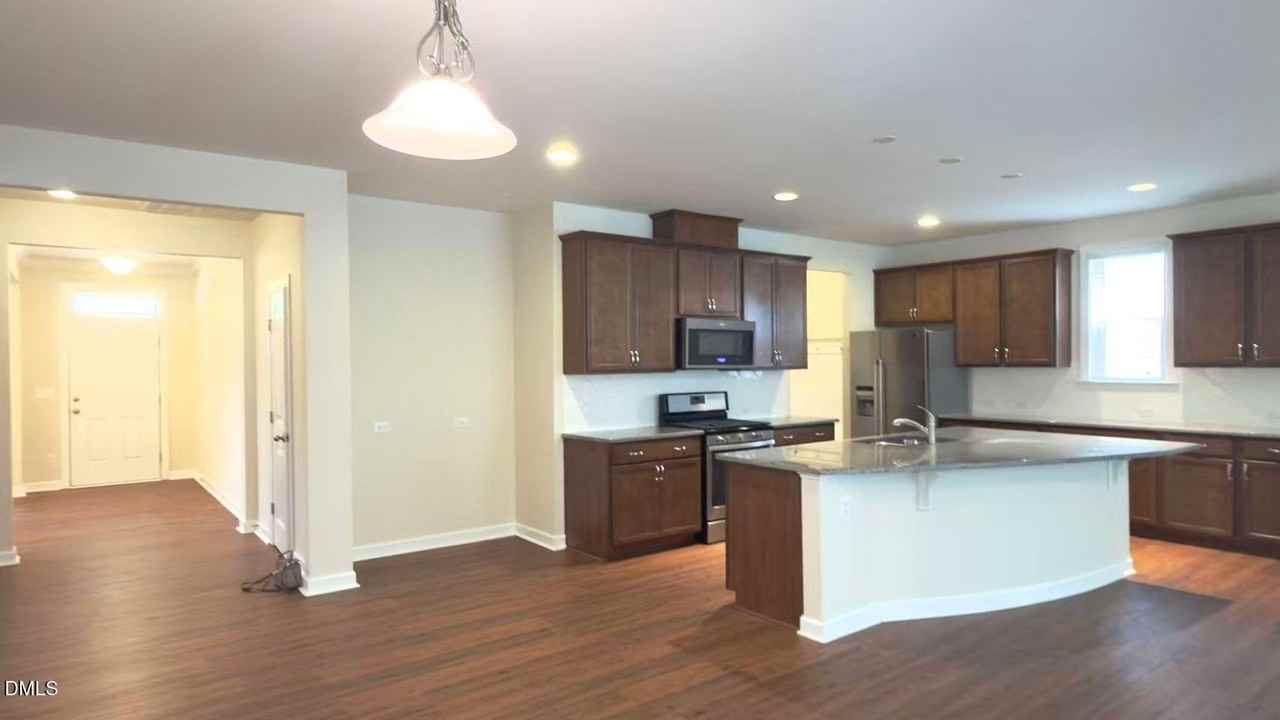 2059 Travern Dr - Photo 5 of 33