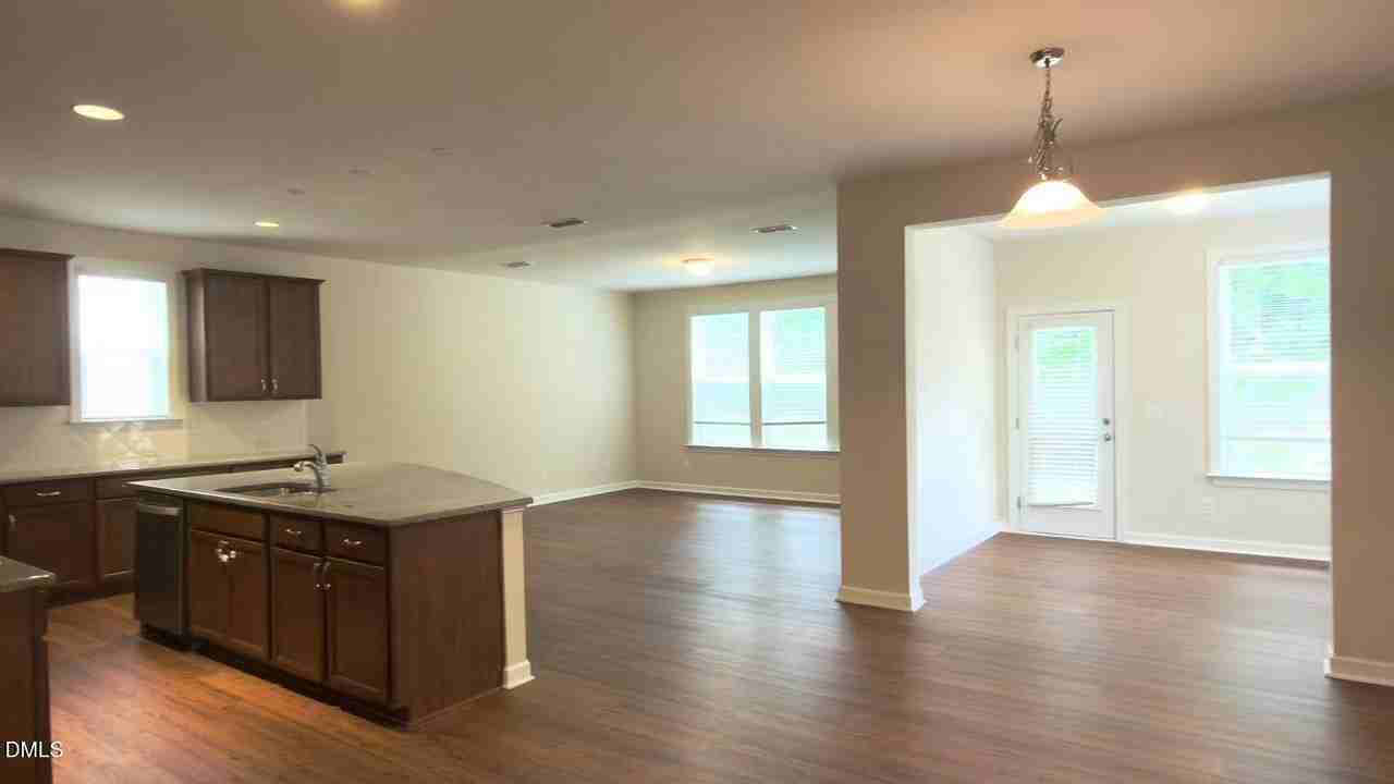2059 Travern Dr - Photo 7 of 33