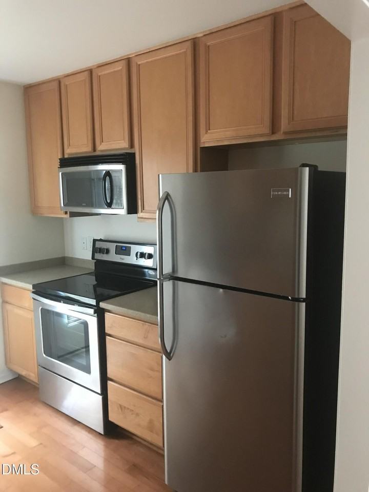 9807 Castain Dr - Photo 2 of 22