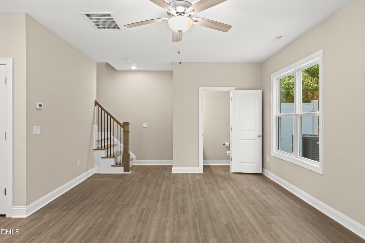 412 Meridian Xing - Photo 3 of 18