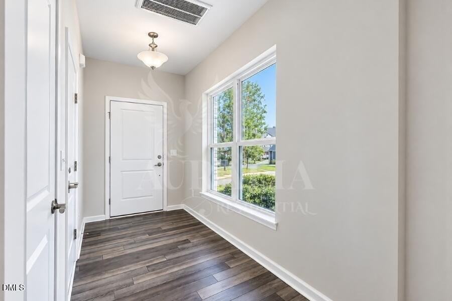 1110 Crater Lake Way - Photo 3 of 13