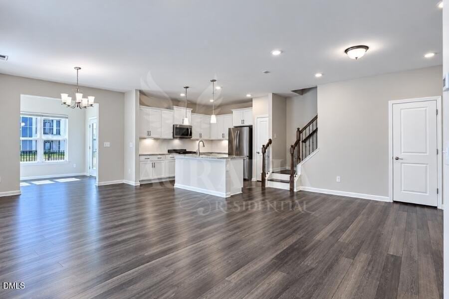 1110 Crater Lake Way - Photo 4 of 13