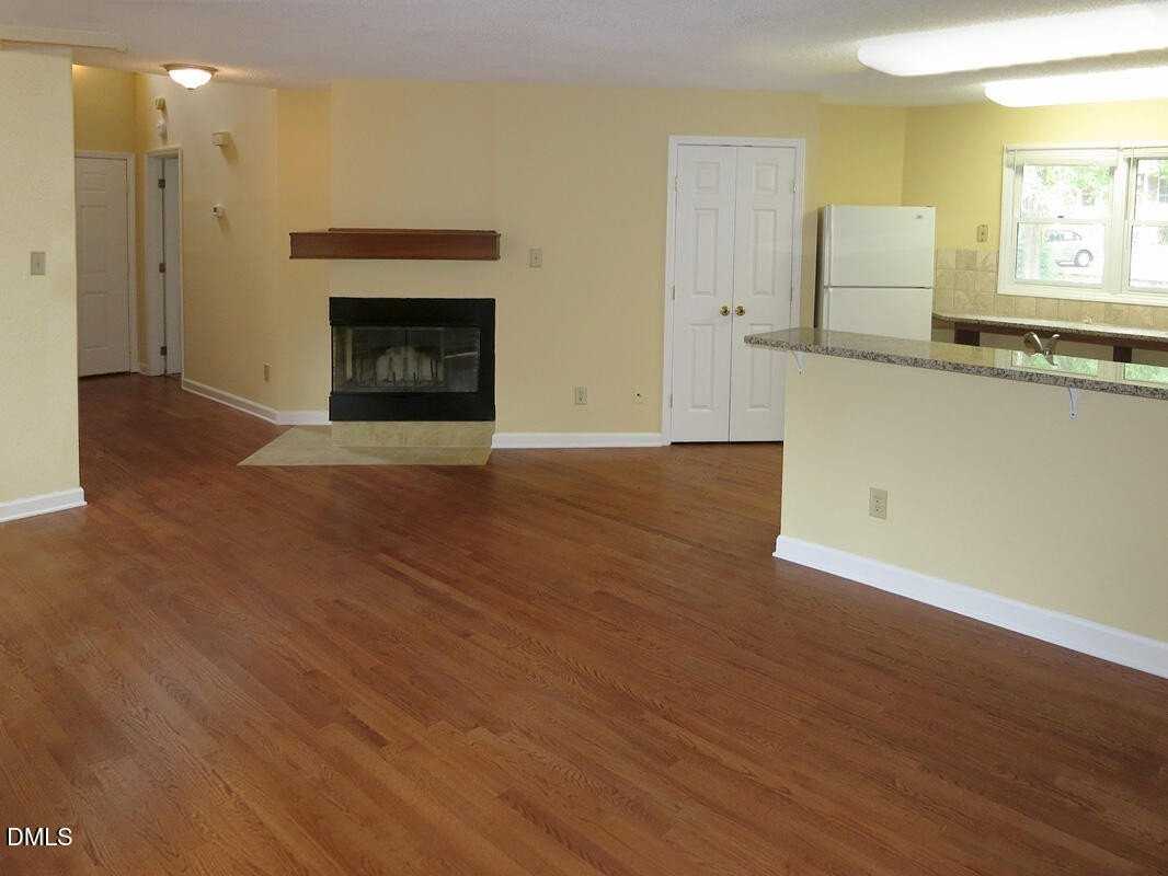 737 Edwards St #A - Photo 3 of 13