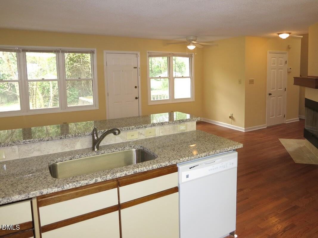 737 Edwards St #A - Photo 4 of 13