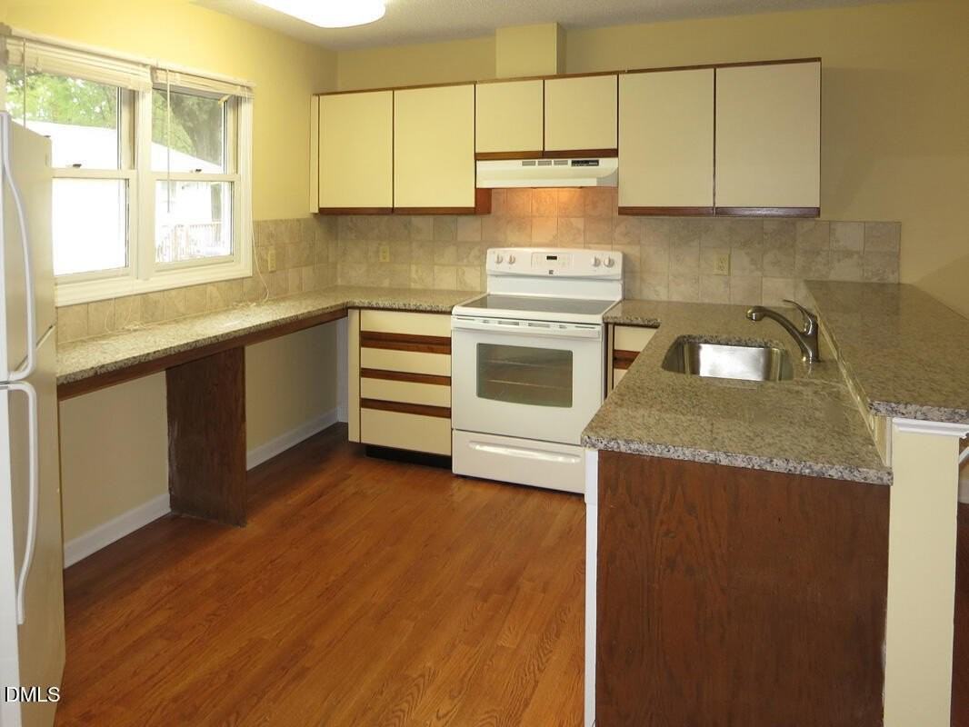 737 Edwards St #A - Photo 7 of 13