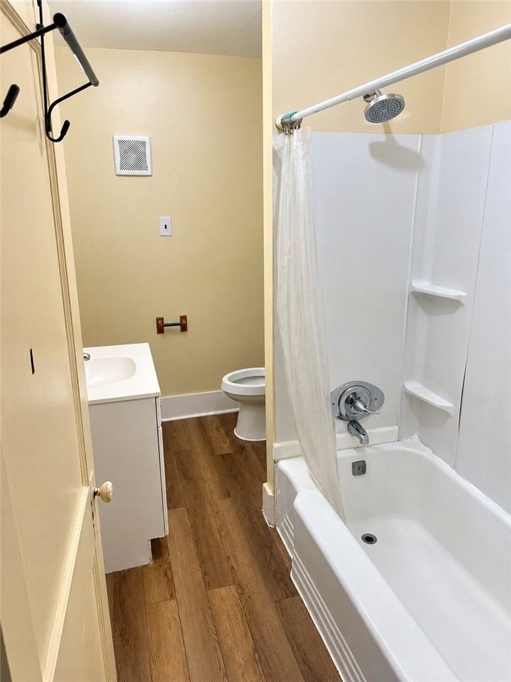 1538 5th Ave #1 - Photo 5 of 6