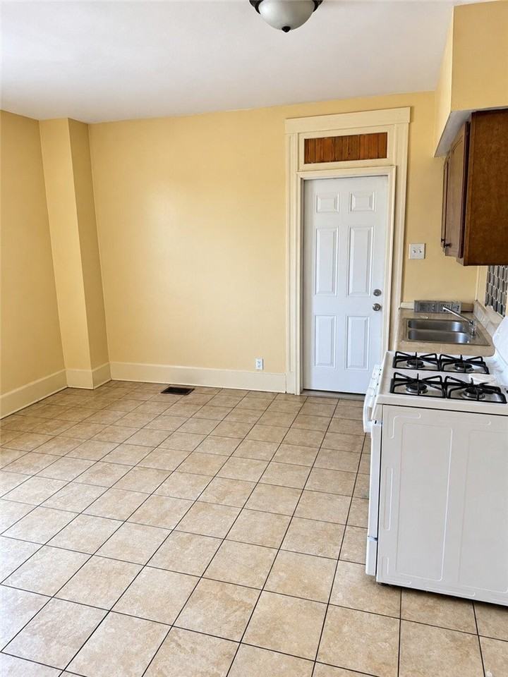 1538 5th Ave #1 - Photo 6 of 6