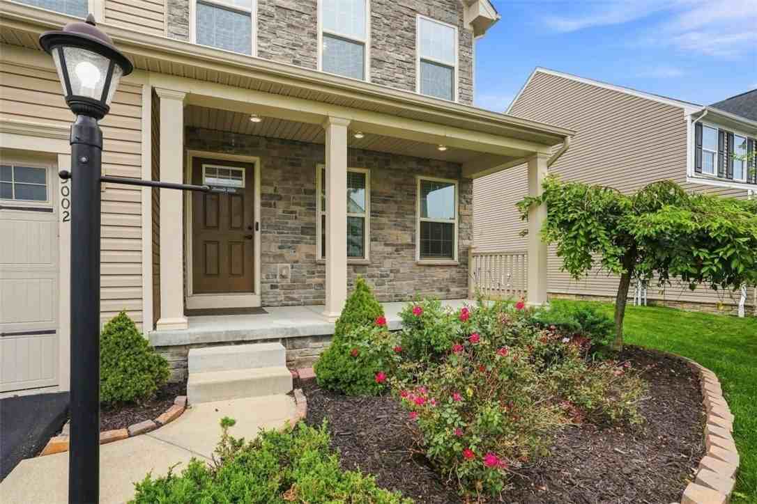 3002 Highpoint Dr - Photo 3 of 45