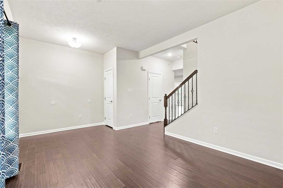 3002 Highpoint Dr - Photo 6 of 45
