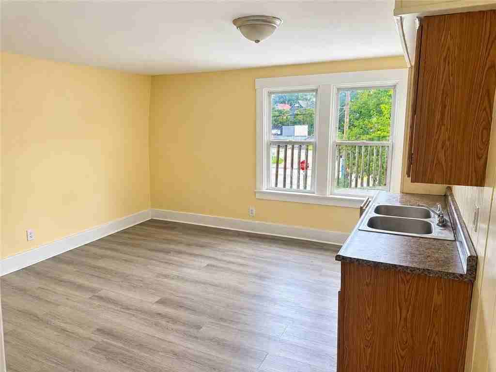 1538 5th Ave #2 - Photo 3 of 6