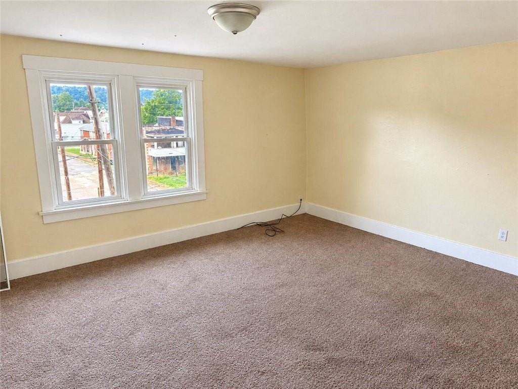 1538 5th Ave #2 - Photo 4 of 6