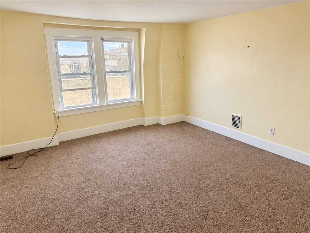 1538 5th Ave #2 - Photo 6 of 6
