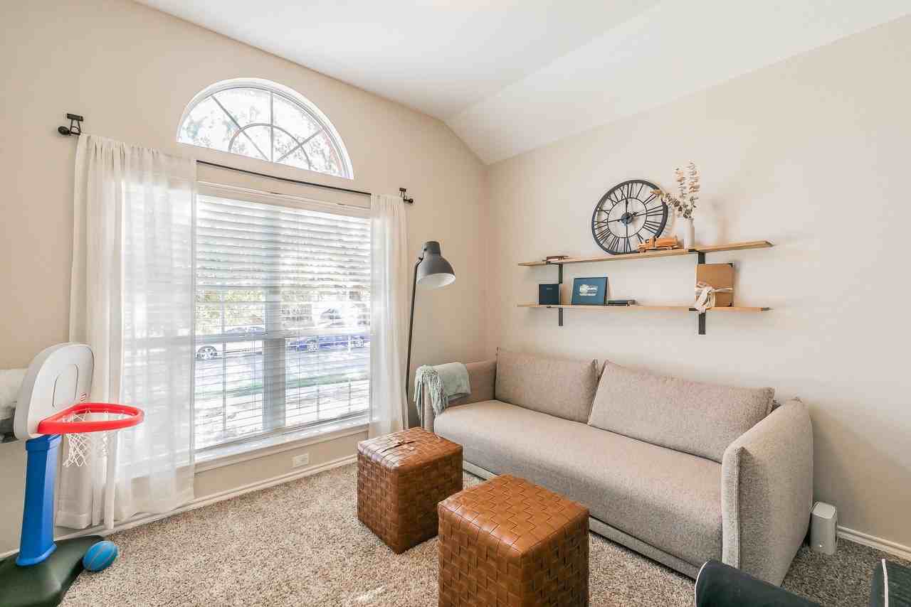 5009 Bedfordshire Dr - Photo 3 of 26