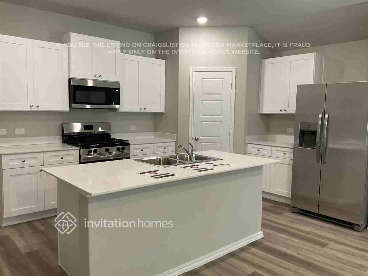 9421 Walnut Cove Dr - Photo 4 of 21