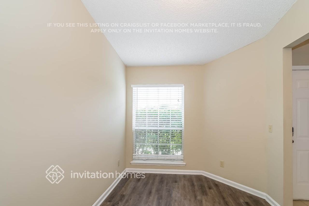 12963 Silver Springs Dr N - Photo 4 of 23