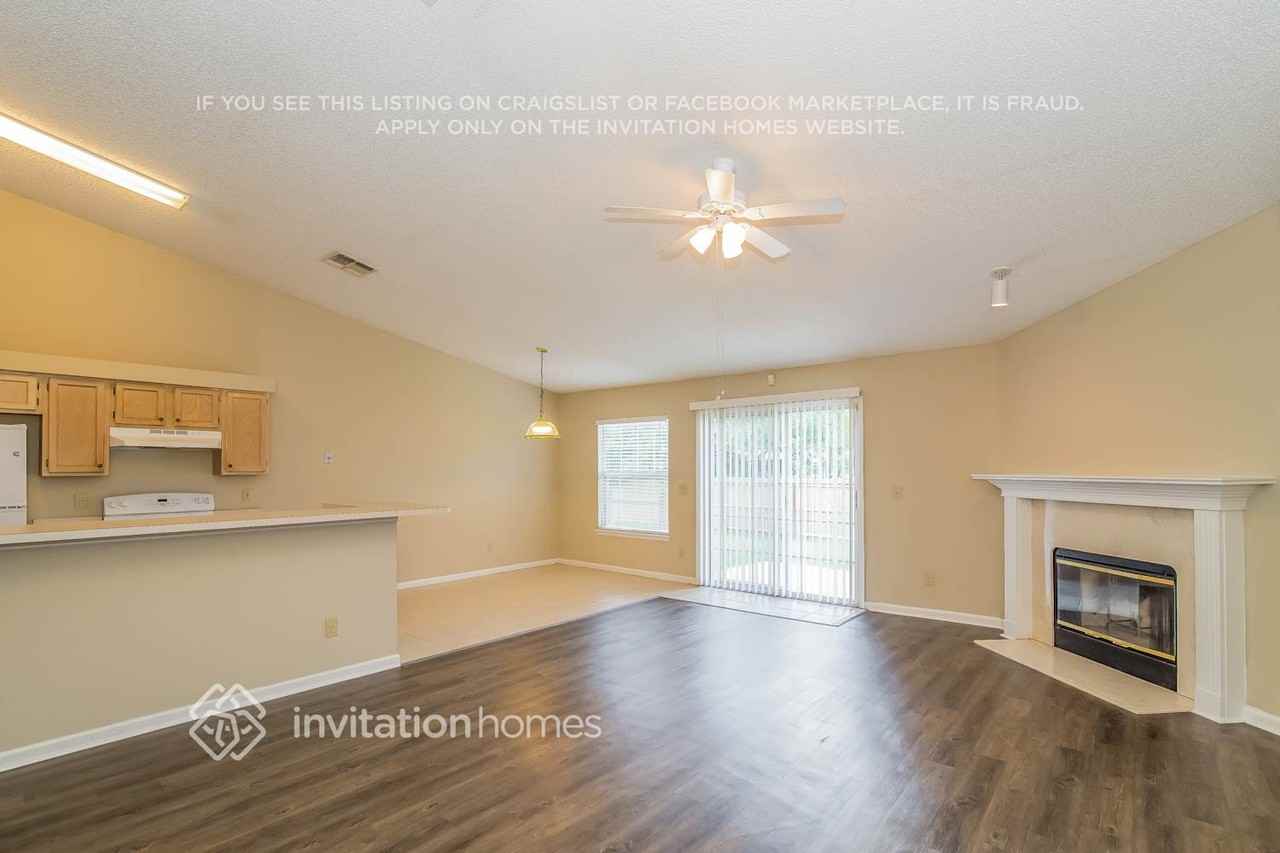 12963 Silver Springs Dr N - Photo 7 of 23