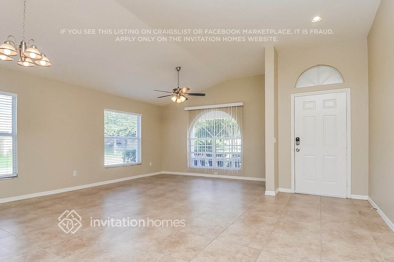 1427 Saddle Gold Ct - Photo 3 of 21