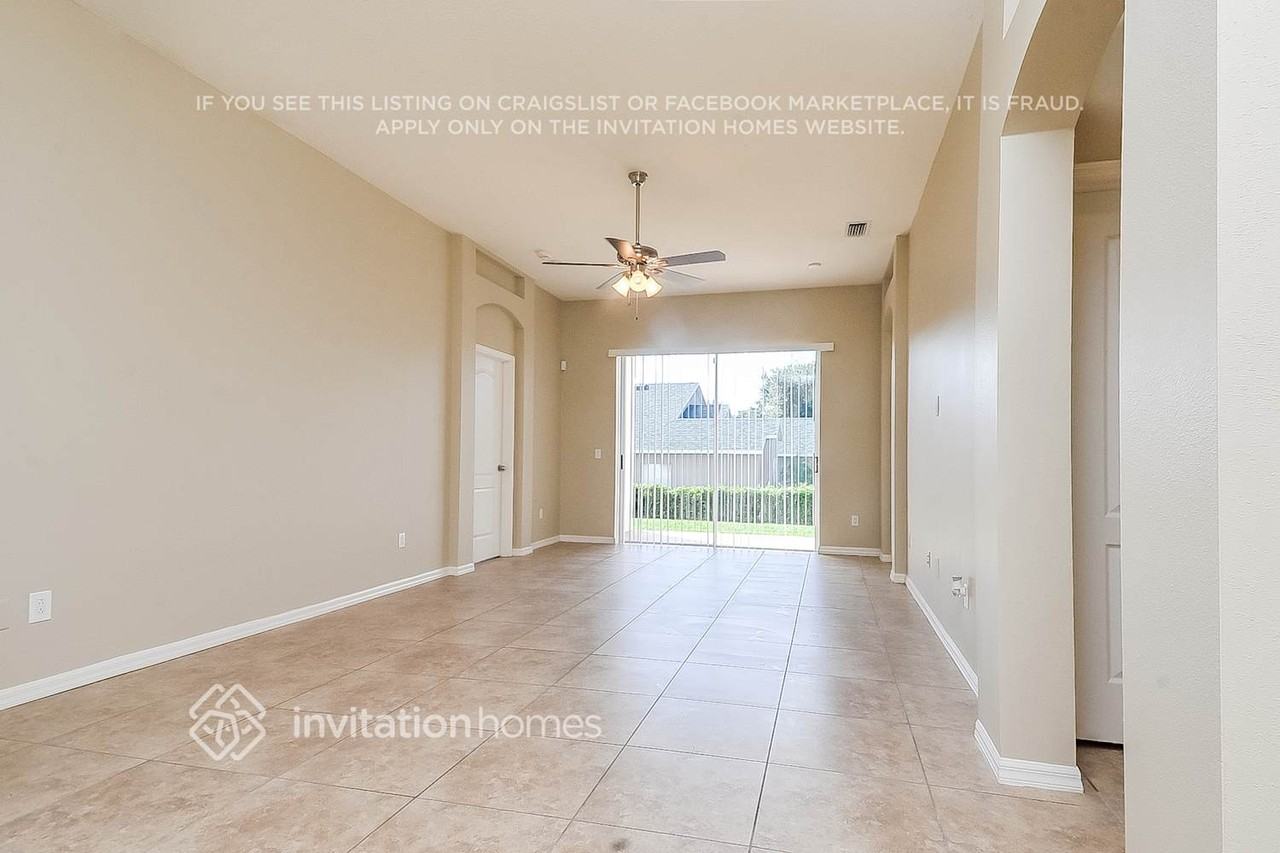 1427 Saddle Gold Ct - Photo 4 of 21