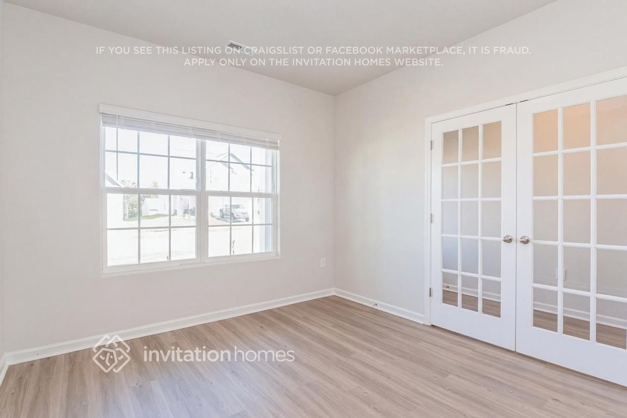 2046 Transatlantic Ave - Photo 6 of 45