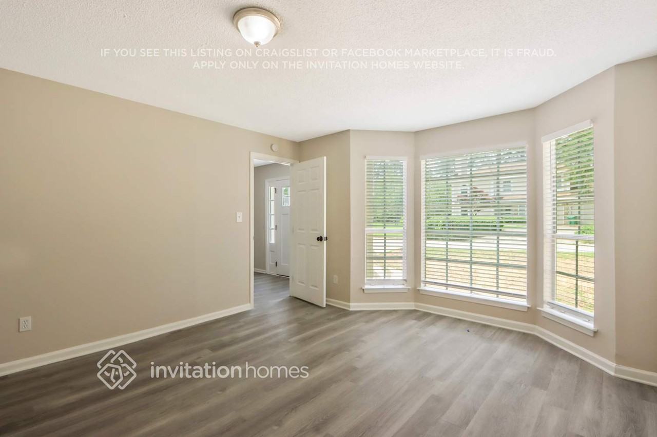 1638 Linksview Way - Photo 4 of 22