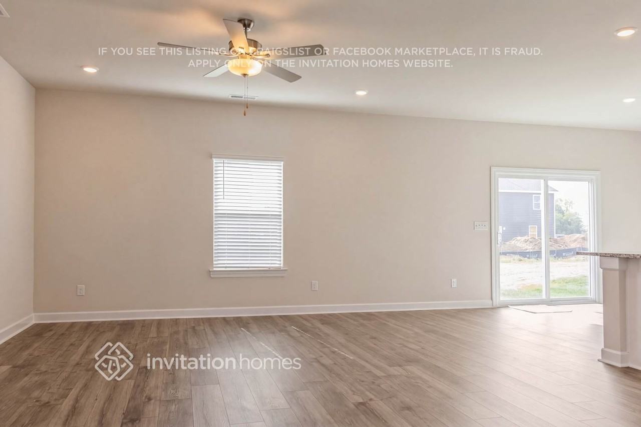 3439 Quintana Dr - Photo 4 of 23